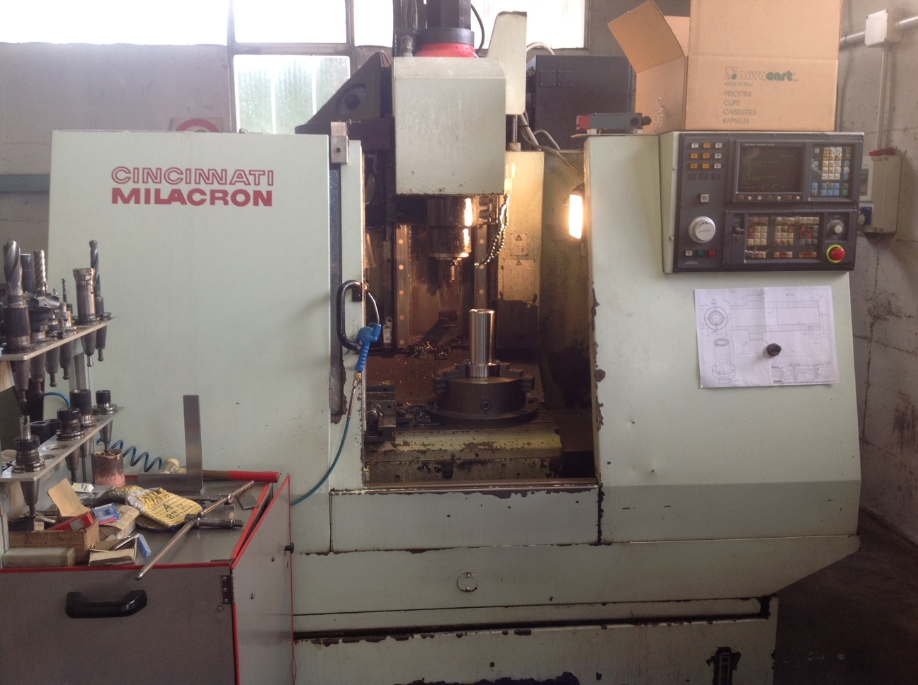 Centro di lavoro verticale CINCINNATI MILACRON ARROW 750