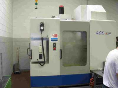 Centro di lavoro verticale DAEWOO ACE-V400