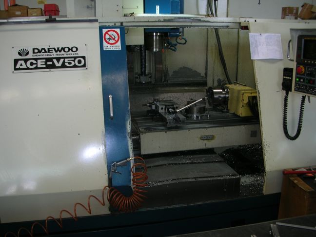 Centro di lavoro verticale DAEWOO ACE V50
