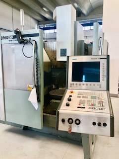 Centro di lavoro verticale DMG MORI DMU 50