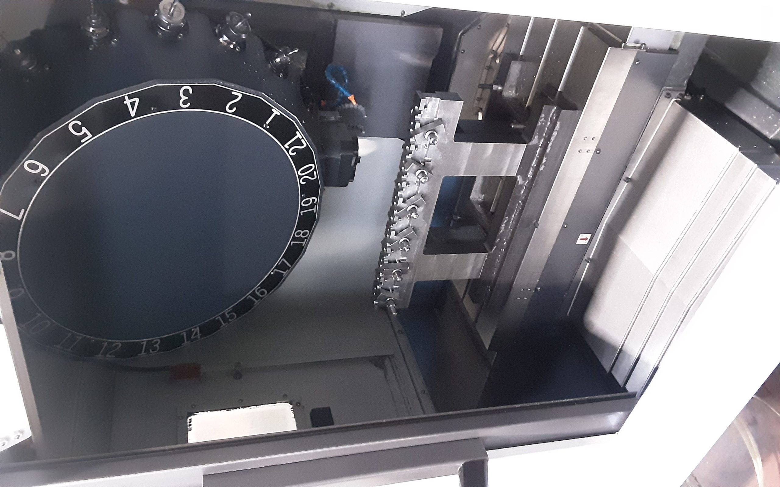 Centro di lavoro verticale DOOSAN T4000L