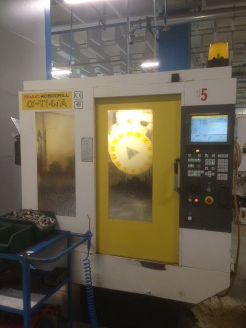 Centro di lavoro verticale FANUC-ROBODRILL Alpha T14iA