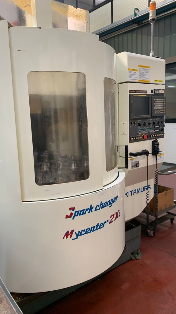 Centro di lavoro verticale KITAMURA MYCENTER 2Xi SPARK CHANGER