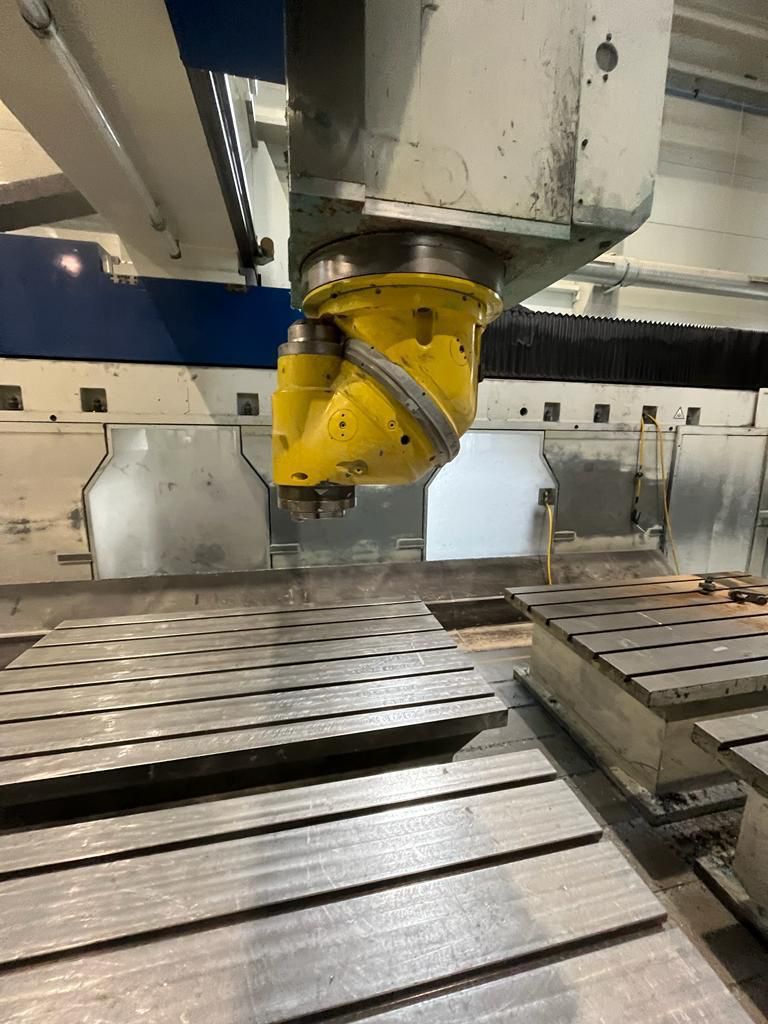 Centro di lavoro verticale MECOF DYNAMILL 3000L