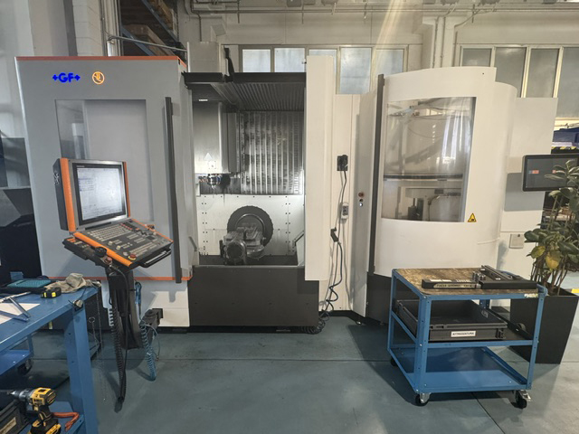 Centro di lavoro verticale MIKRON MILL E 700 U