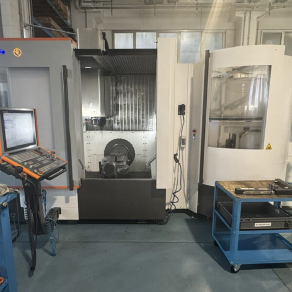 Centro di lavoro verticale MIKRON MILL E 700 U