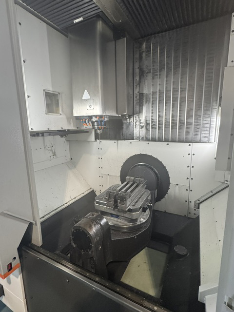 Centro di lavoro verticale MIKRON MILL E 700 U