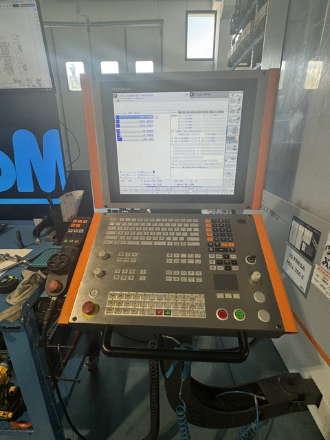 Centro di lavoro verticale MIKRON MILL E 700 U
