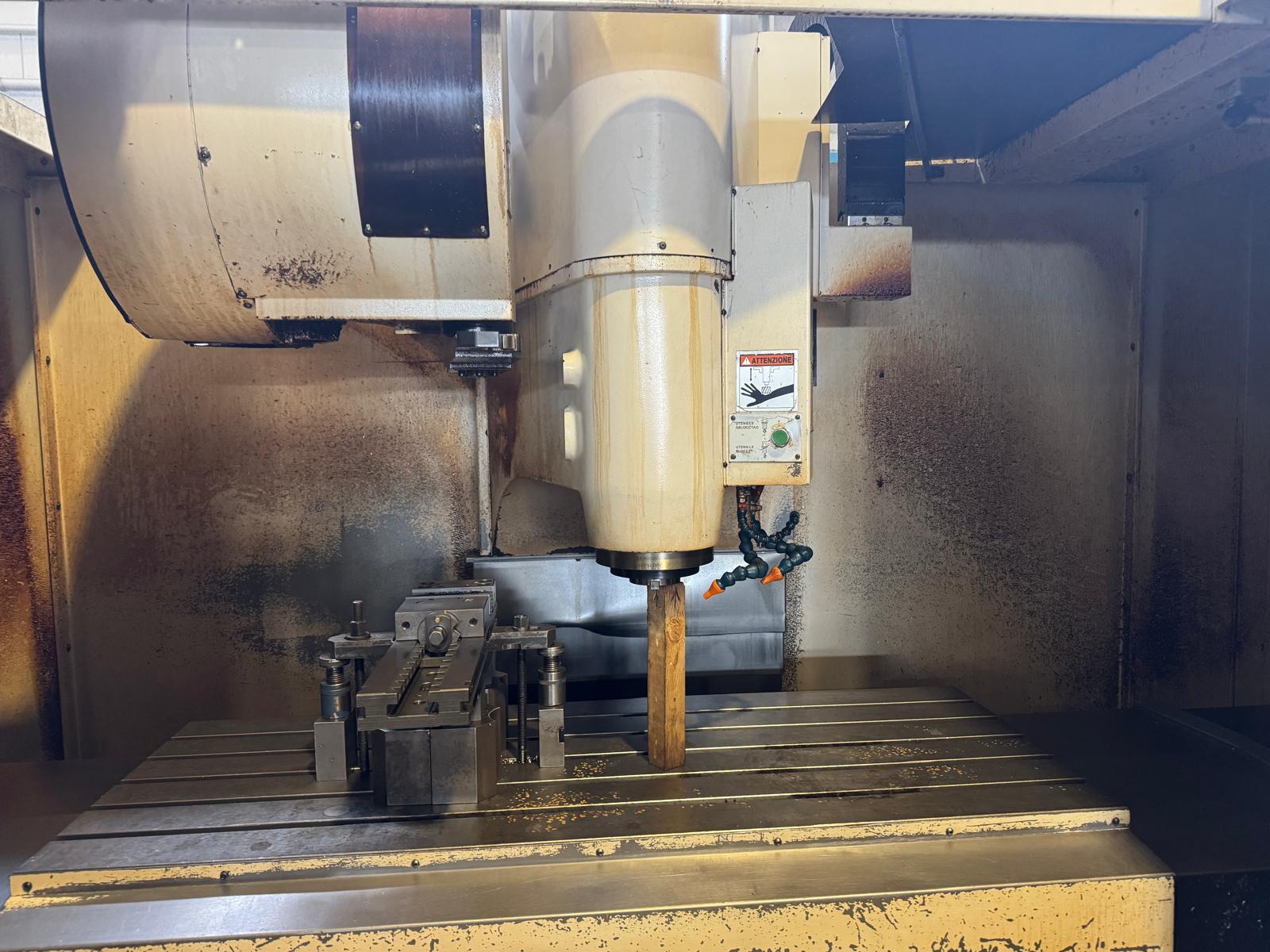 Centro di lavoro verticale NIKKEI VP1500#40
