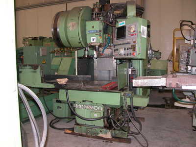 Centro di lavoro verticale OKK MCV300