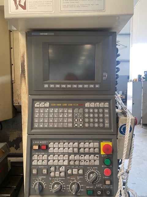 Centro di lavoro verticale OKUMA MX 45 VAE