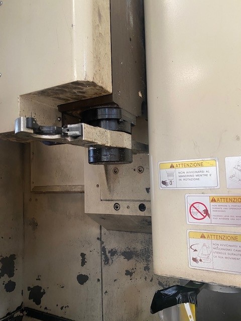 Centro di lavoro verticale OKUMA MX 45 VAE