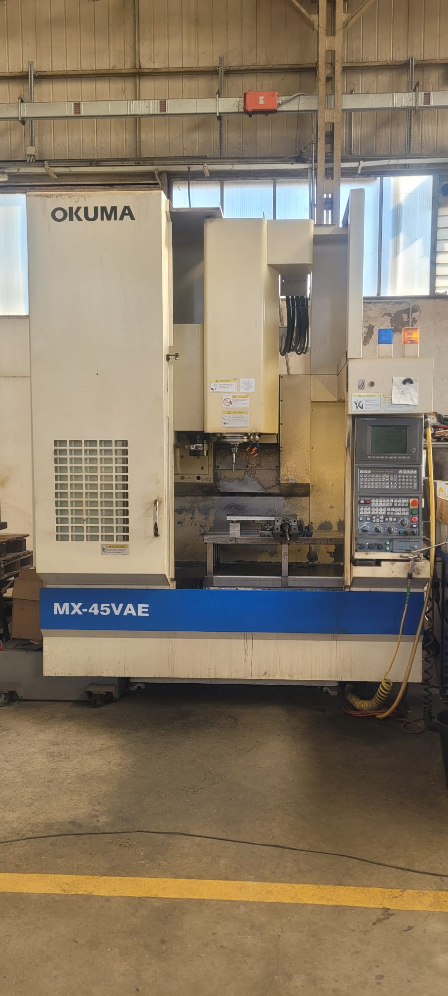 Centro di lavoro verticale OKUMA MX 45 VAE
