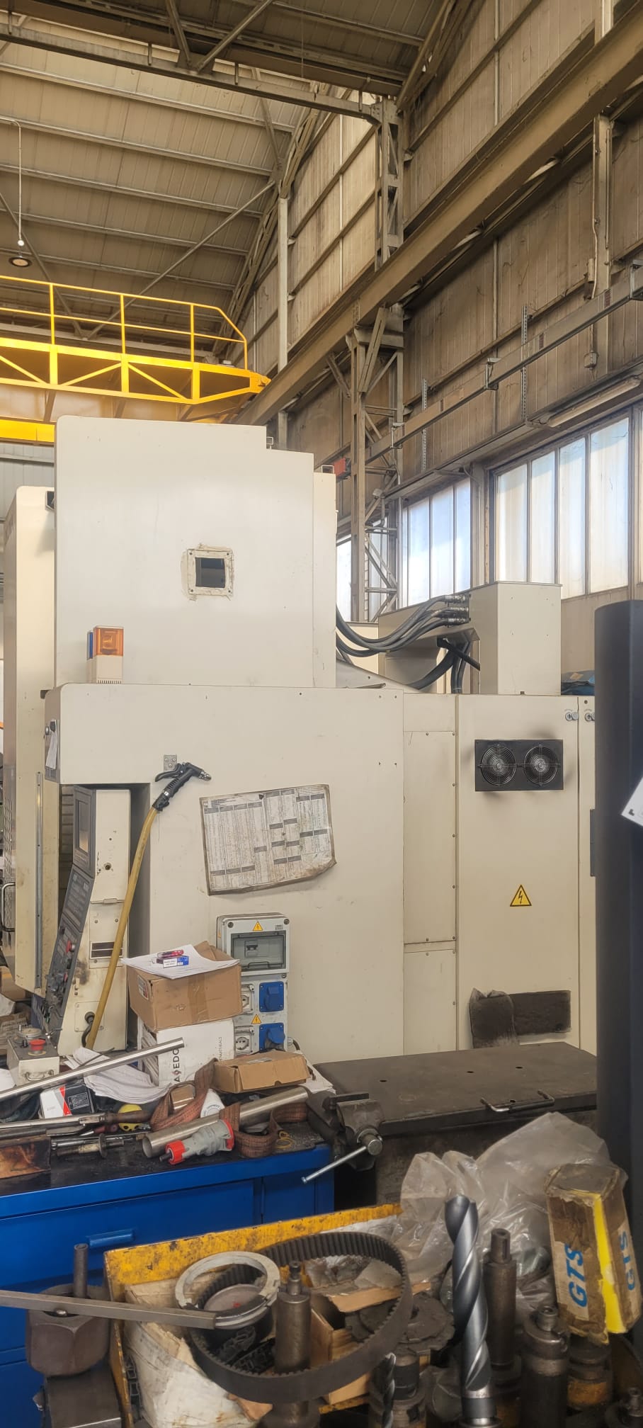 Centro di lavoro verticale OKUMA MX 45 VAE