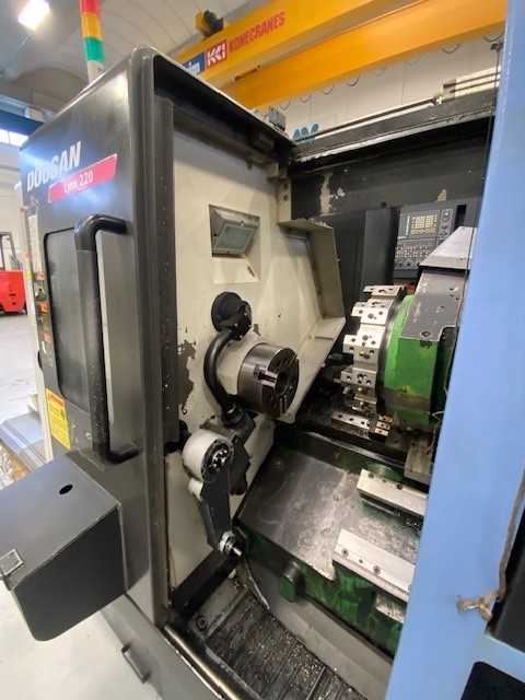 Tornio a controllo numerico DOOSAN LYNX 2200