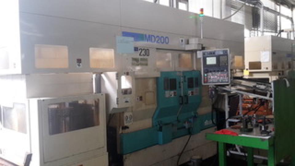 Tornio a controllo numerico MURATEC MD200