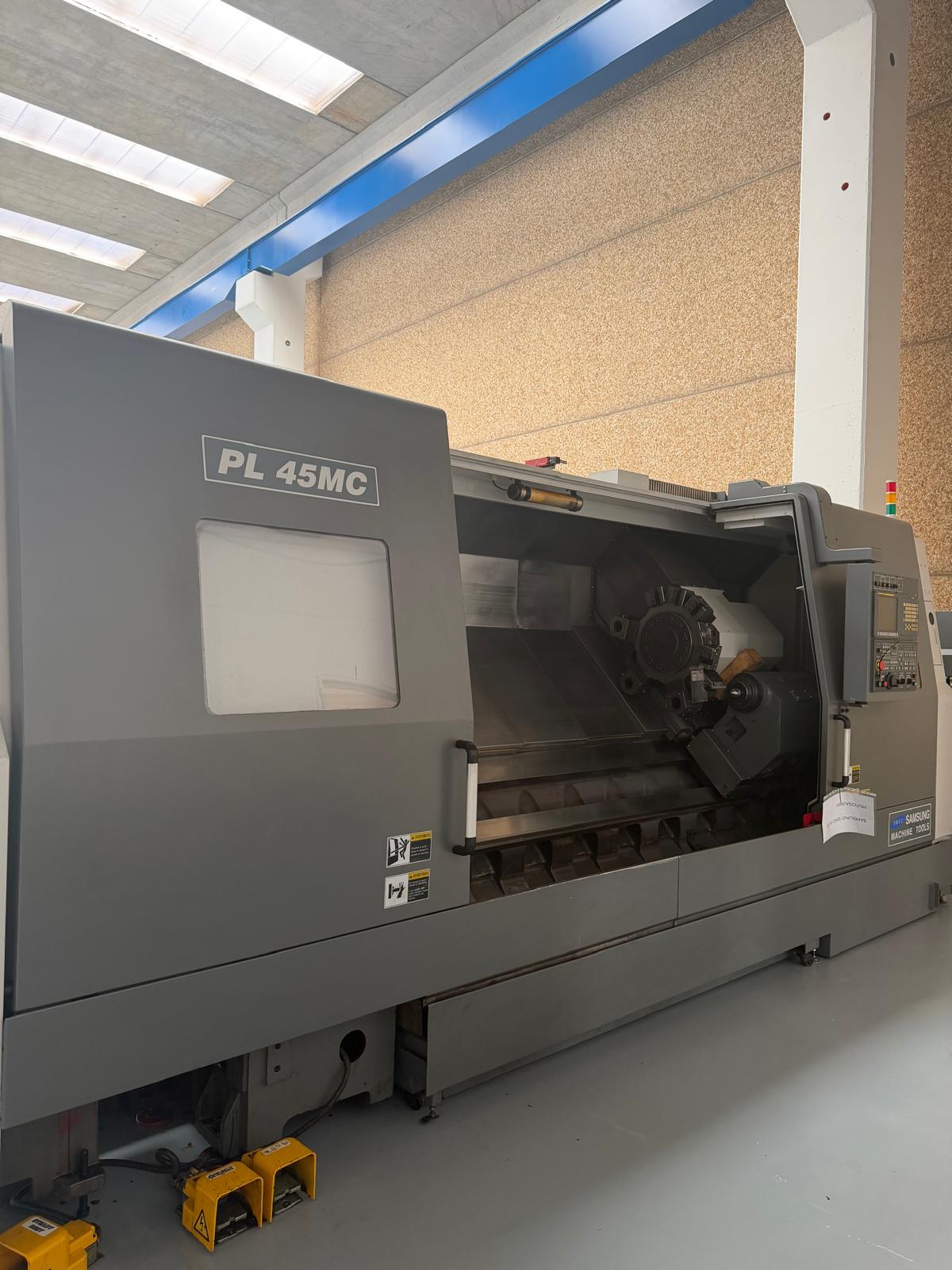 Tornio a controllo numerico SMEC PL45MC/2200