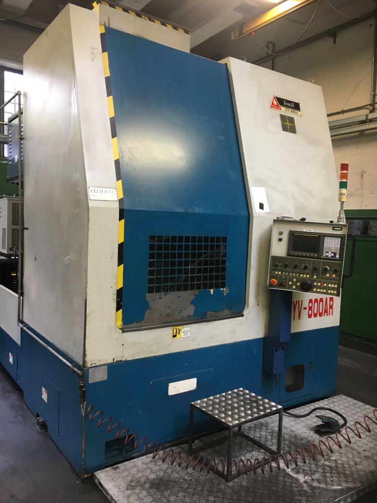 Tornio verticale YOU-JI YV 800 A